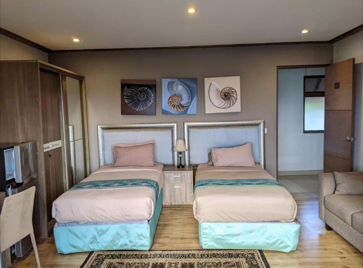Puri Sabina Bed & Breakfast Джимбаран Экстерьер фото