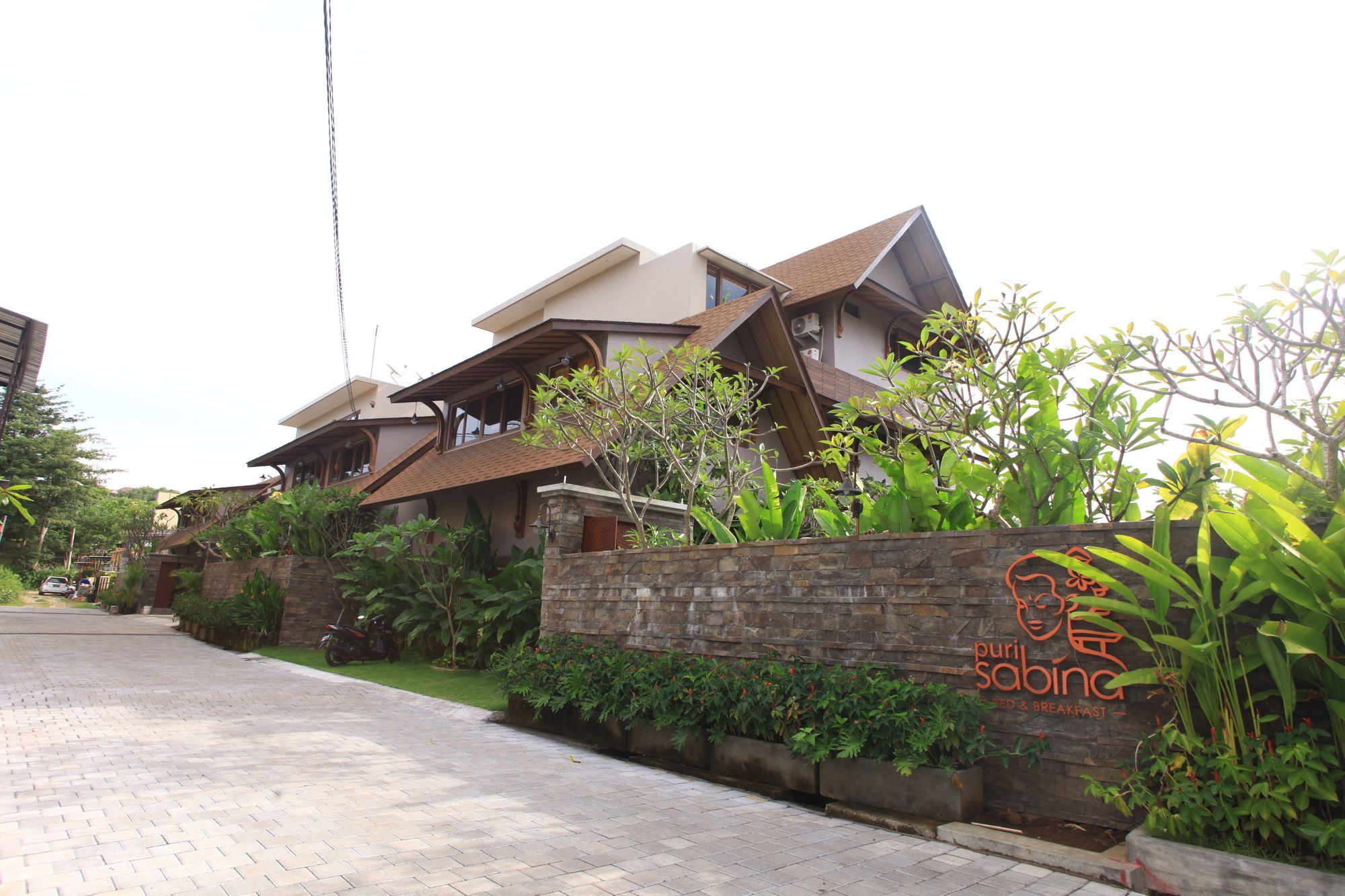 Puri Sabina Bed & Breakfast Джимбаран Экстерьер фото