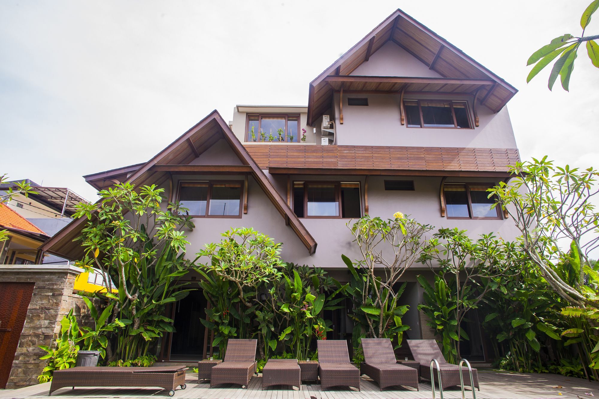Puri Sabina Bed & Breakfast Джимбаран Экстерьер фото