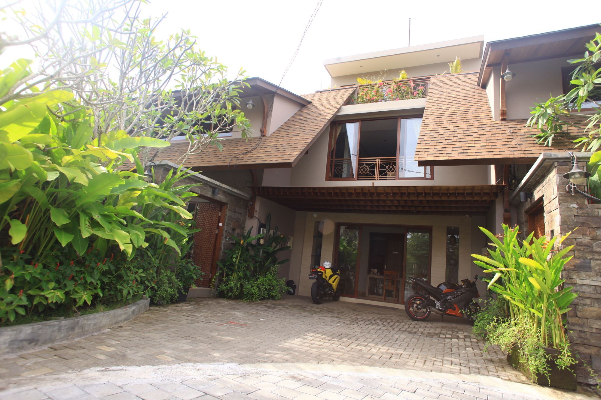 Puri Sabina Bed & Breakfast Джимбаран Экстерьер фото