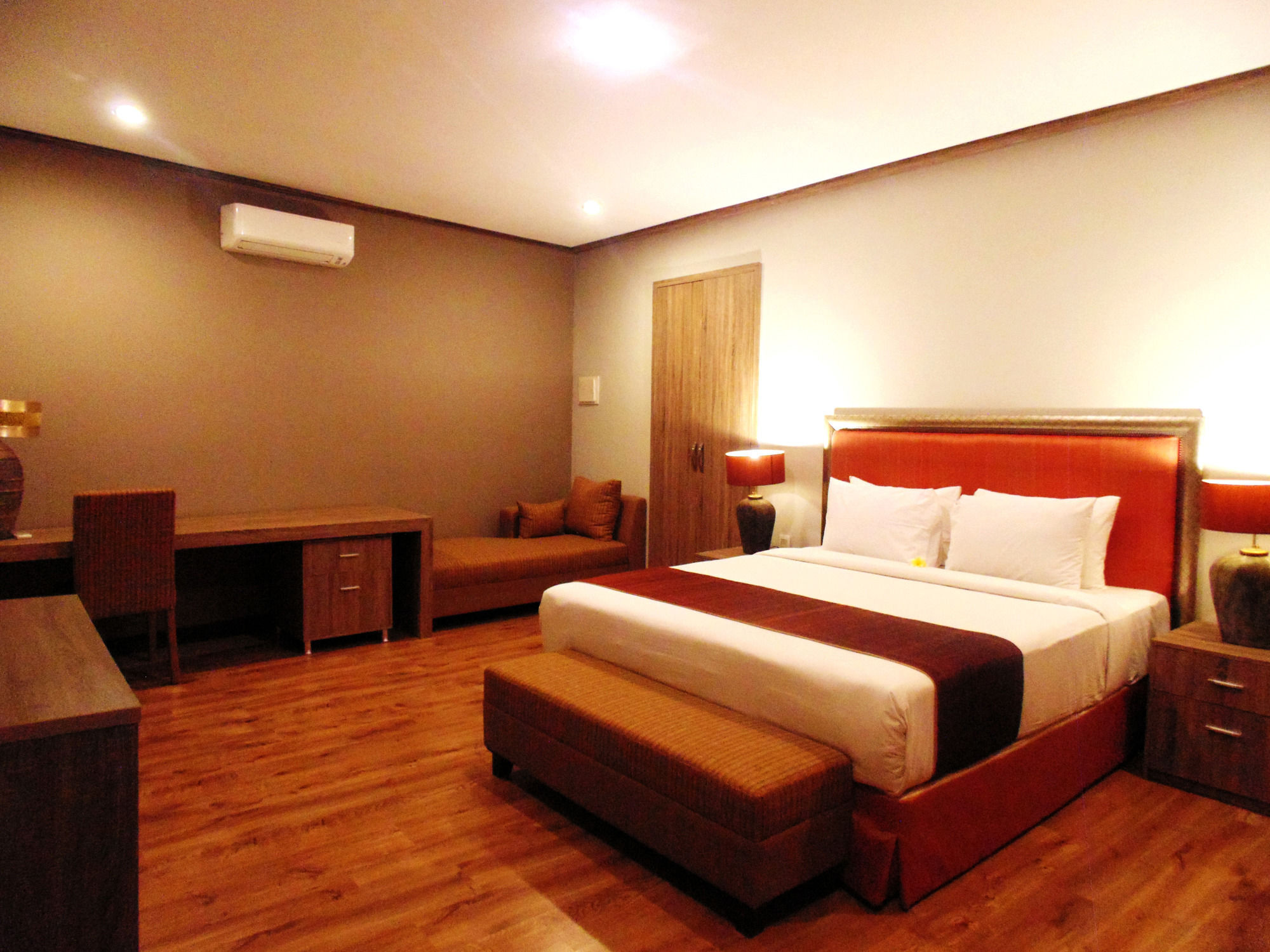 Puri Sabina Bed & Breakfast Джимбаран Экстерьер фото